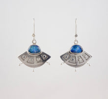 Load image into Gallery viewer, flying saucer earrings